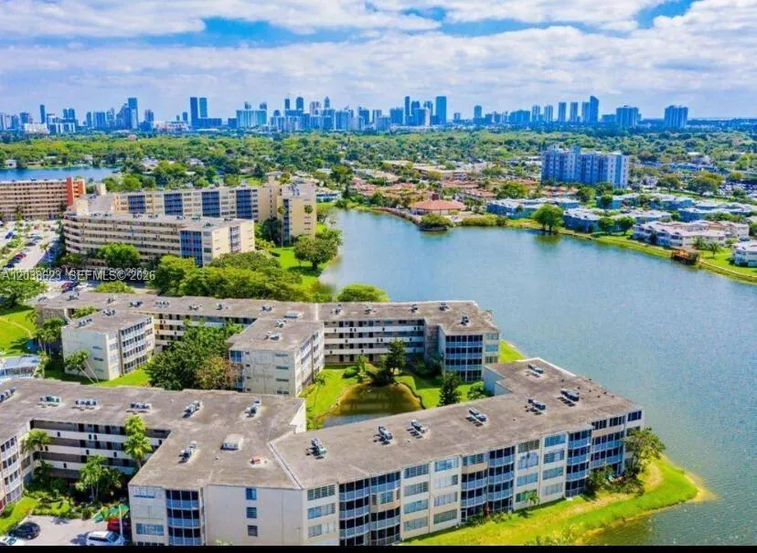Foto de propiedad en 1750 NE 191st Street 508-2, Miami, FL 33179 Miami con MLS#