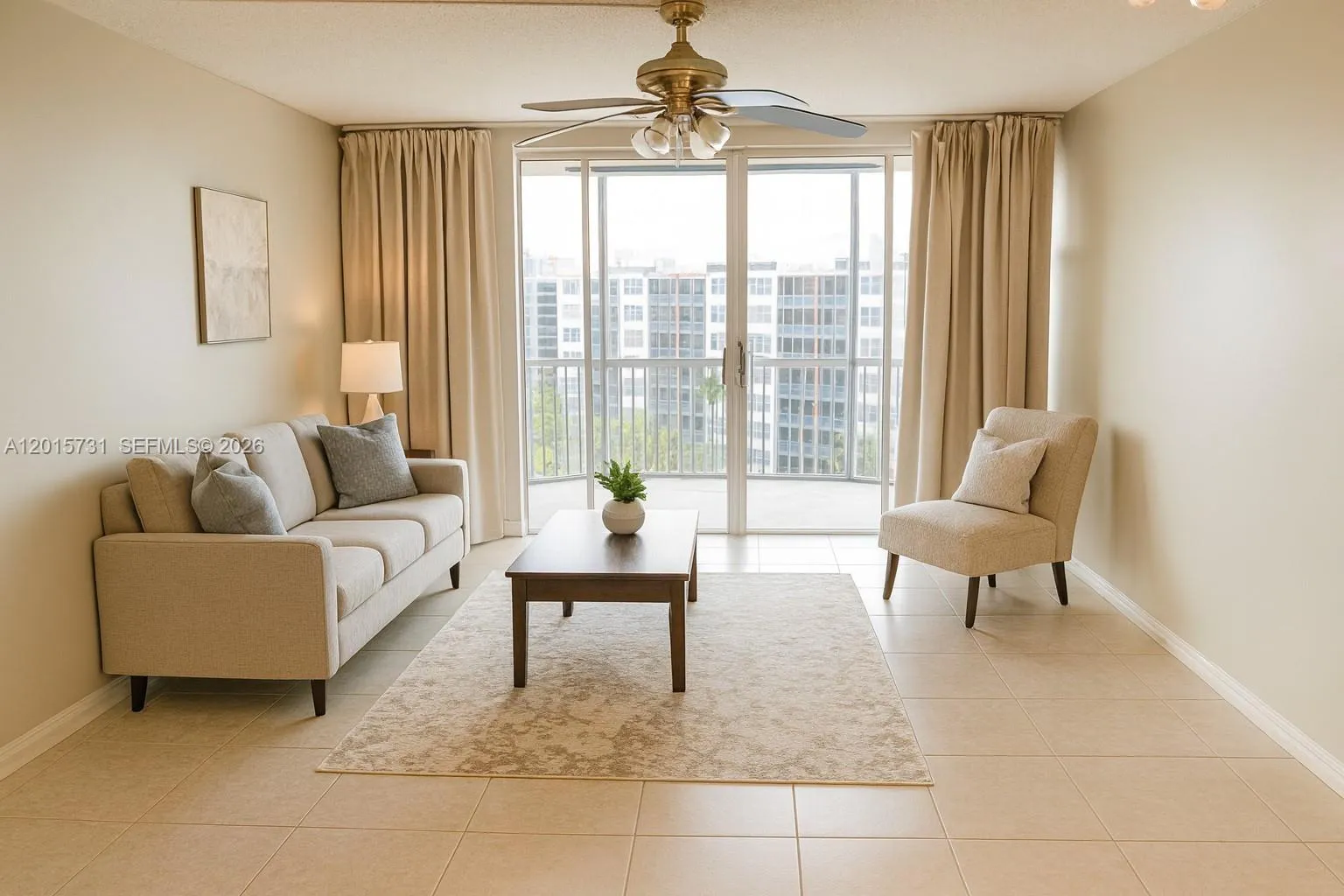 Foto de propiedad en 1750 NE 191st Street 816-3, Miami, FL 33179 Miami con MLS# 