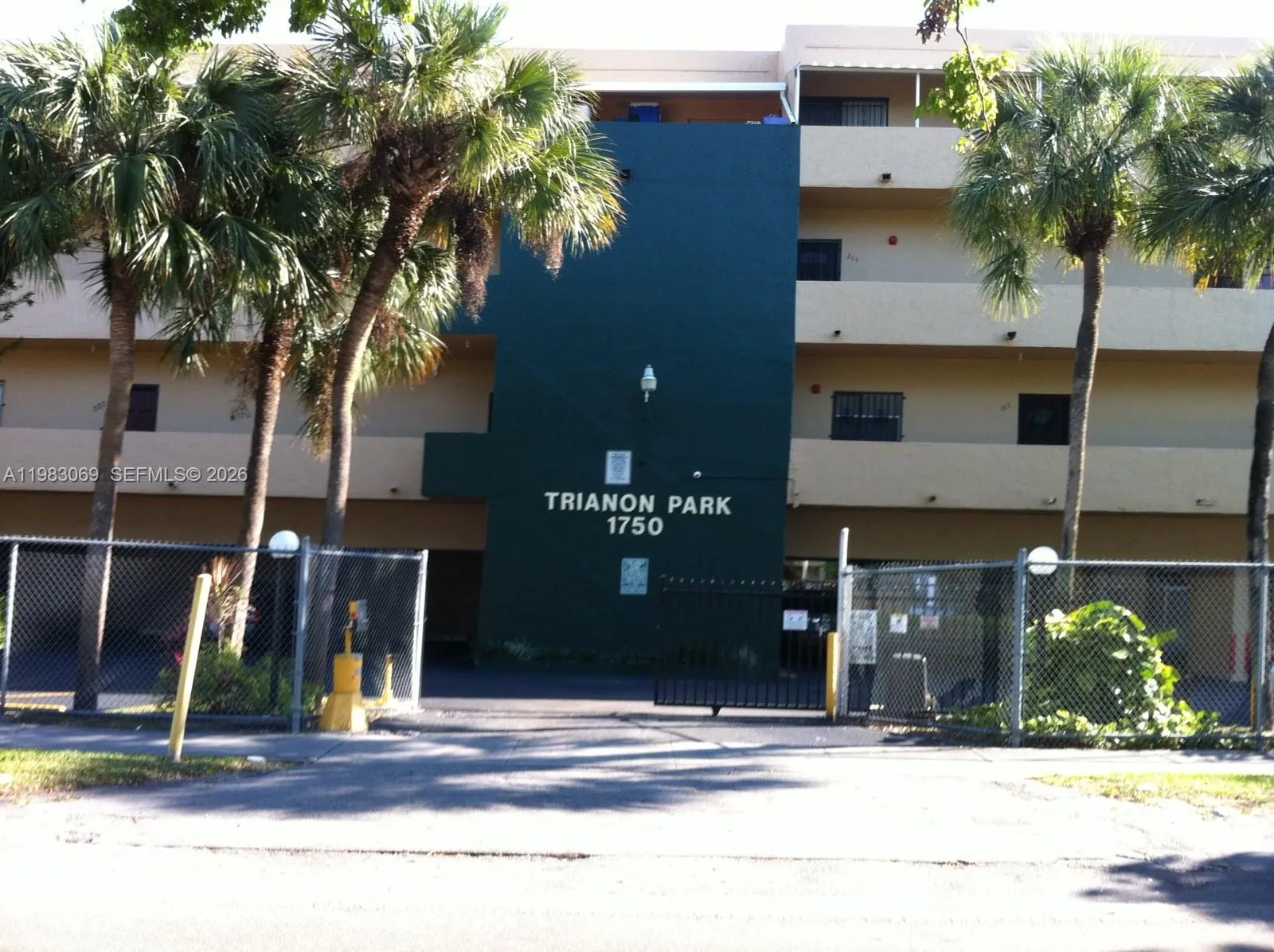 Foto de propiedad en 1750 W 56 Street 112, Hialeah, FL 33012 Hialeah con MLS# 