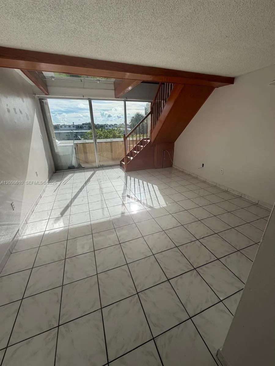En Renta 1750 W 56th Street 226, Hialeah, FL 33012, Hialeah, FL 33012