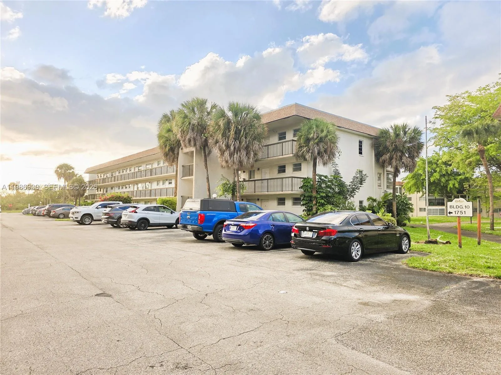 Foto de propiedad en 1751 NW 75th Avenue 313, Plantation, FL 33313 Plantation con MLS# 