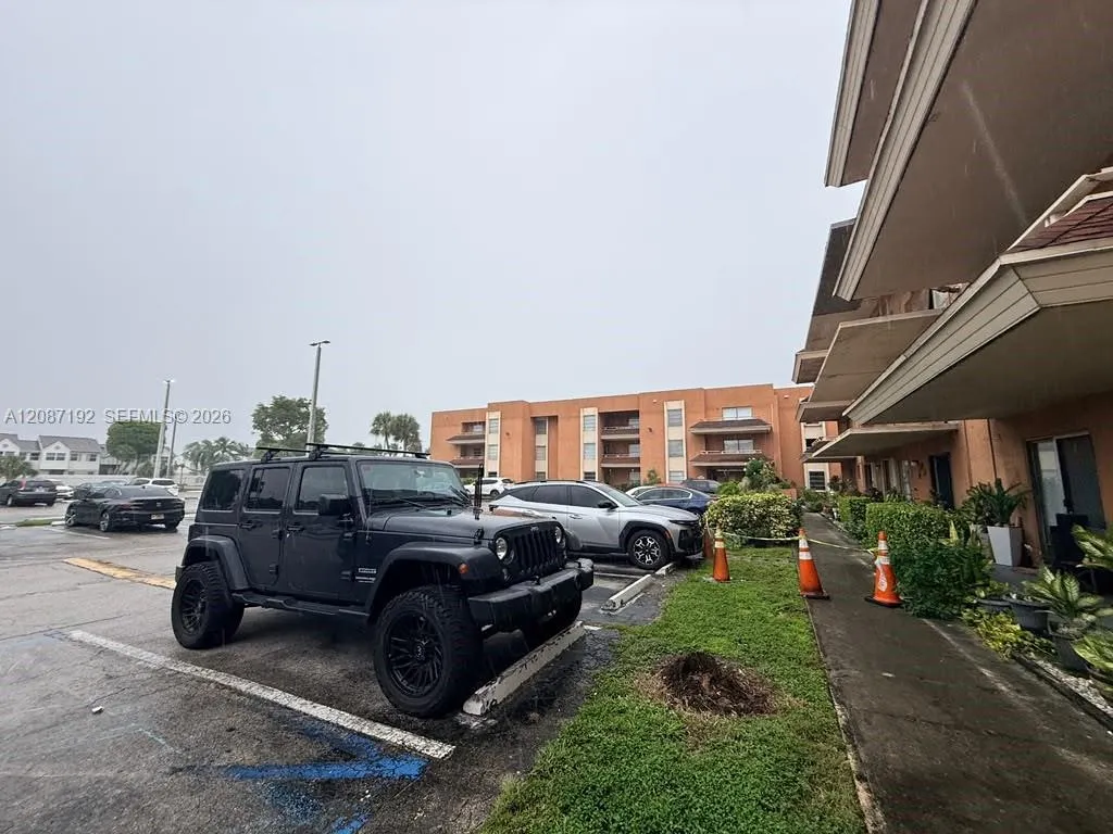 En Renta 17530 NW 68th Avenue C4010, Hialeah, FL 33015, Hialeah, FL 33015