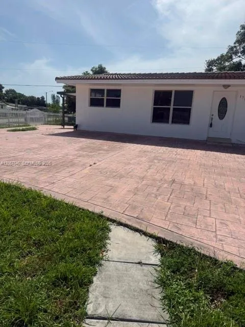 Vendido 17545 NW 49 Court, Miami, FL 33055, Miami, FL 33055