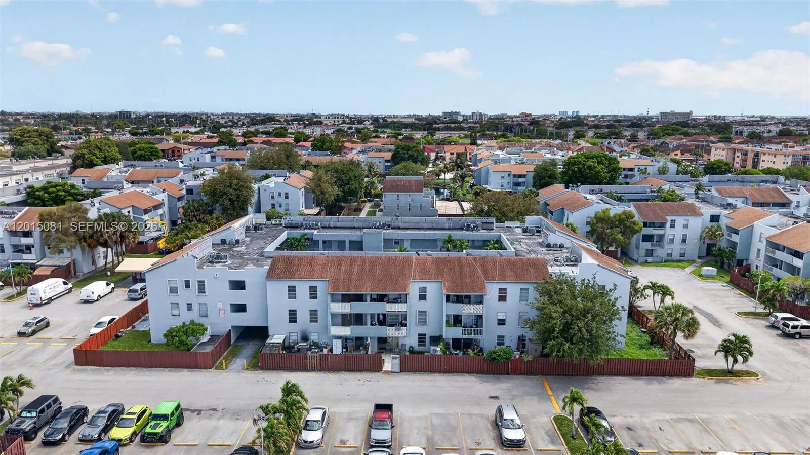 Foto de propiedad en 1755 W 60th Street D301, Hialeah, FL 33012 Hialeah con MLS# 