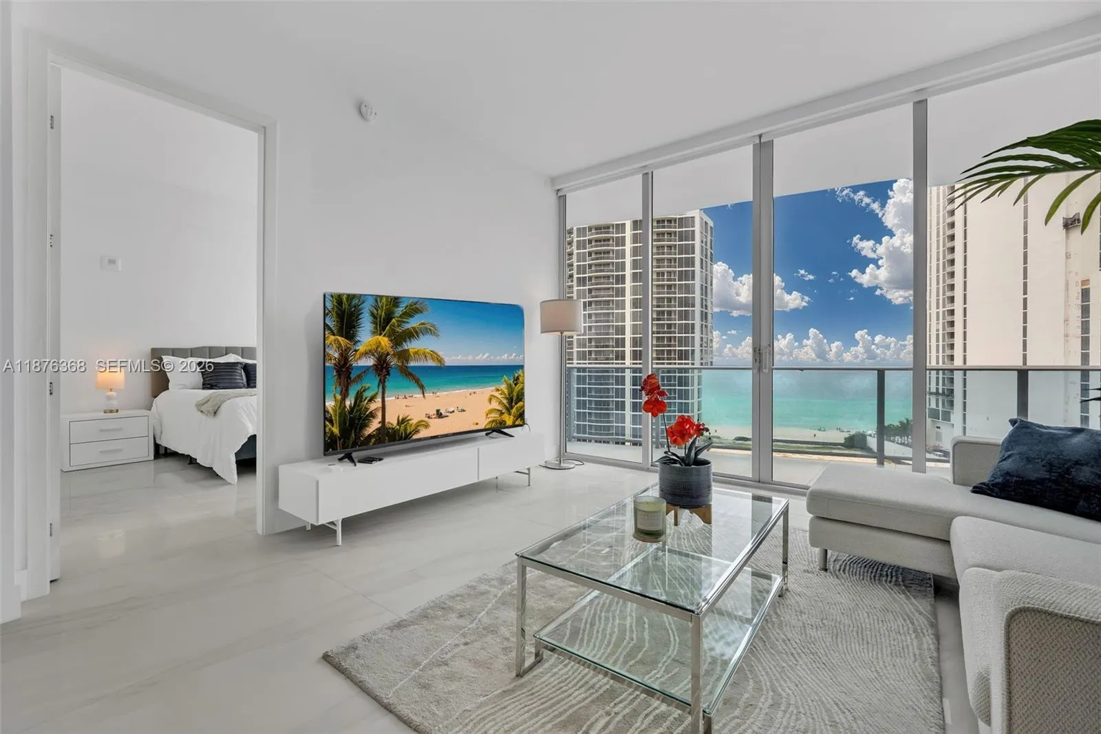 Foto de propiedad en 17550 Collins Avenue 1003, Sunny Isles Beach, FL 33160 Sunny Isles Beach con MLS# 