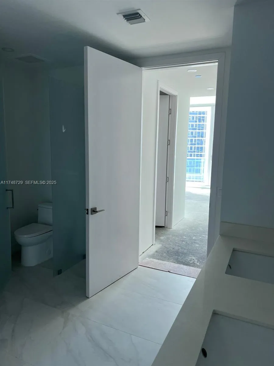 Foto de propiedad en 17550 Collins Avenue 1004, Sunny Isles Beach, FL 33160 Sunny Isles Beach con MLS# 