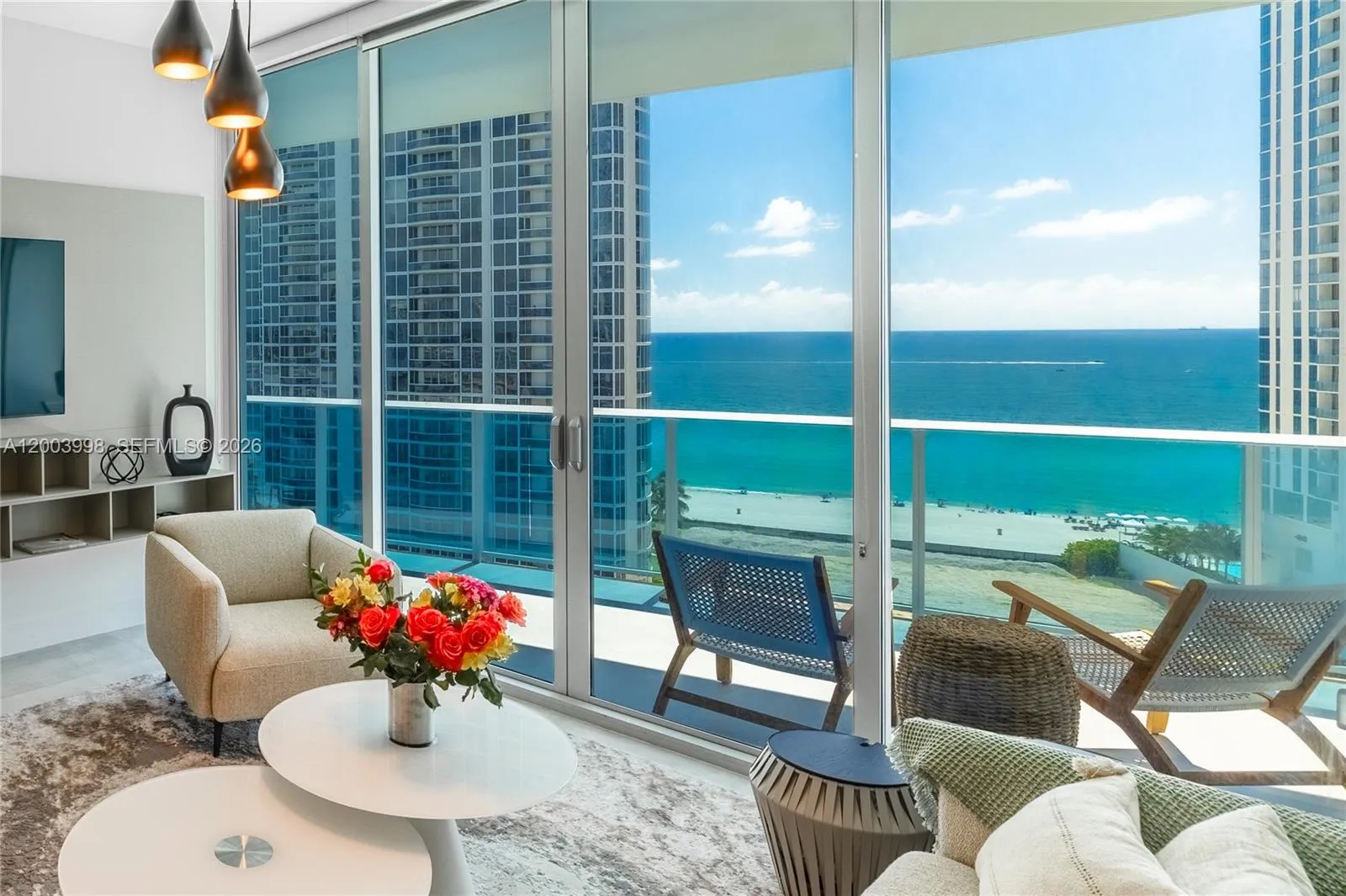 Foto de propiedad en 17550 Collins Avenue 1202, Sunny Isles Beach, FL 33160 Sunny Isles Beach con MLS# 