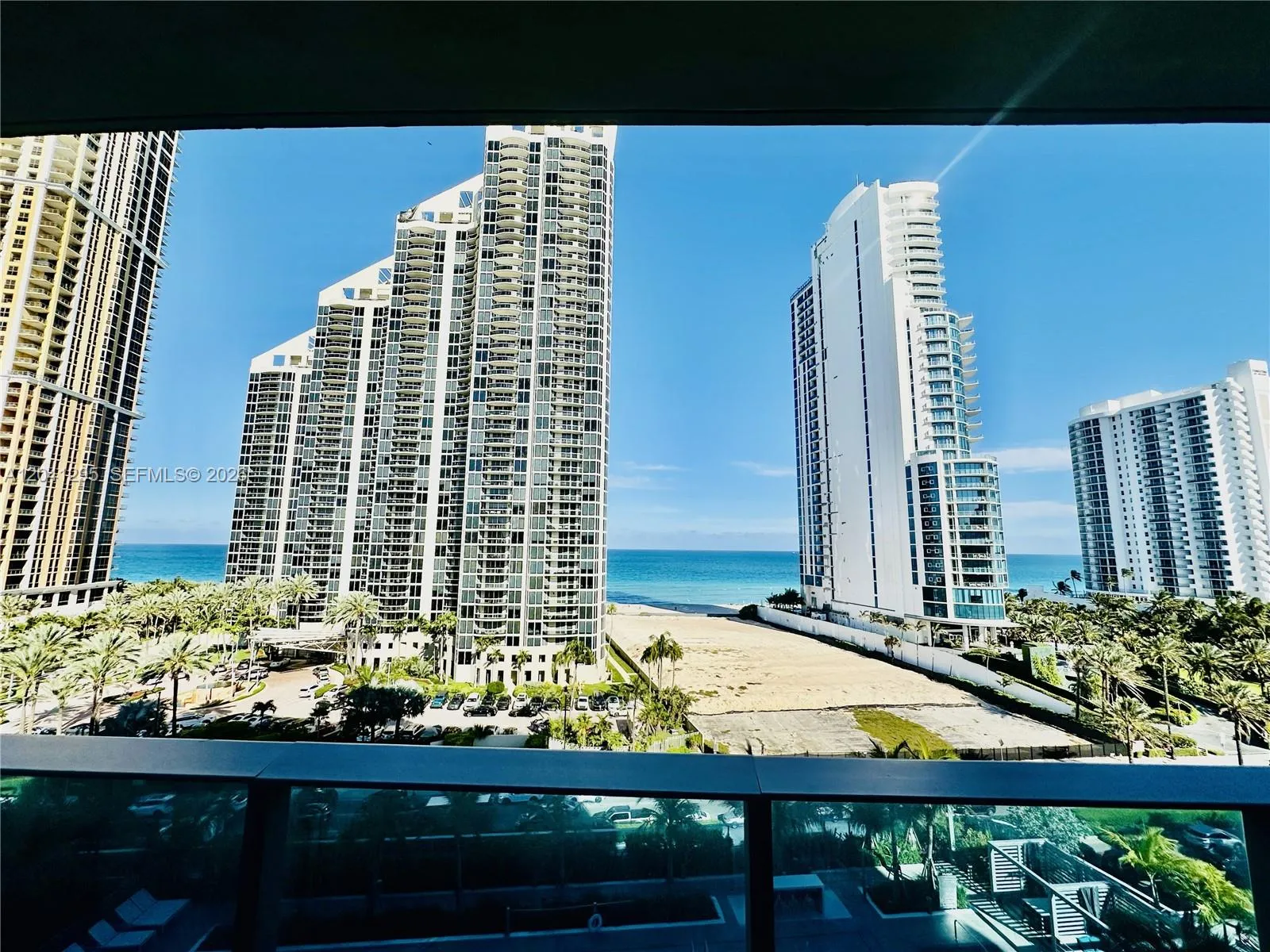 Foto de propiedad en 17550 Collins Avenue 803, Sunny Isles Beach, FL 33160 Sunny Isles Beach con MLS# 