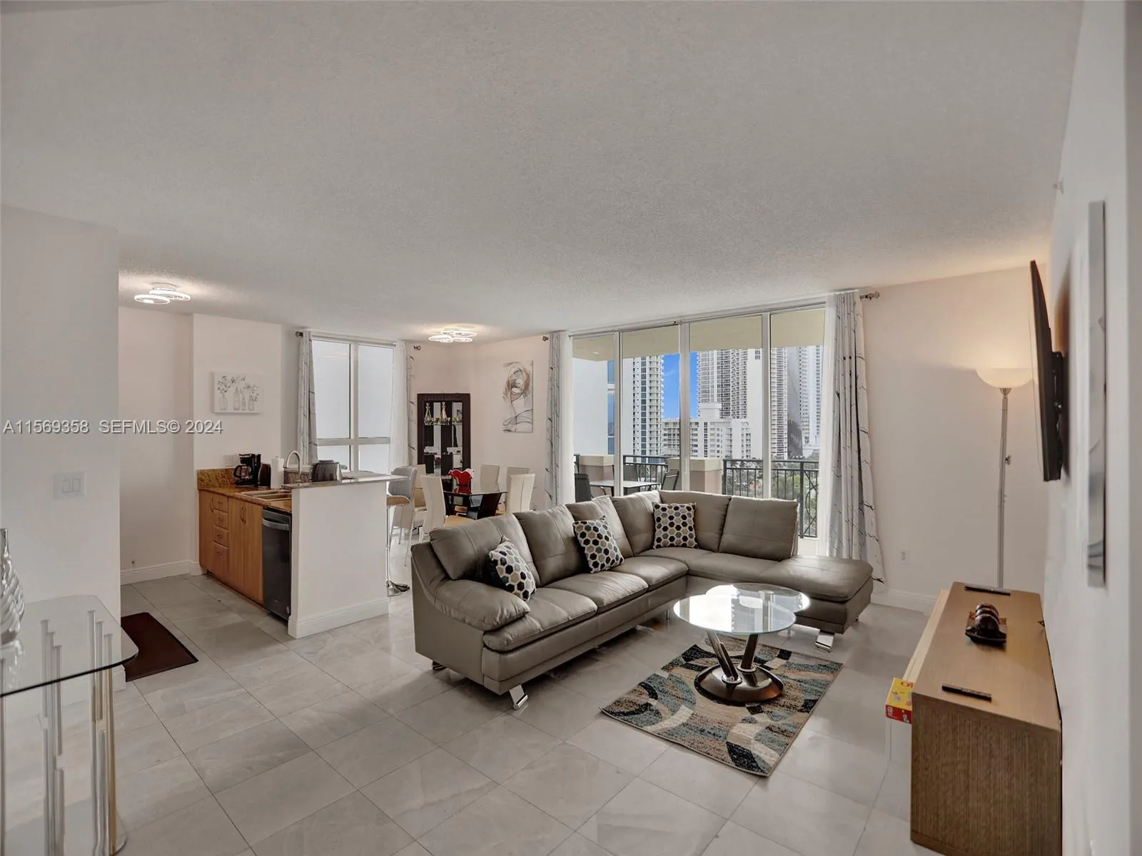 Foto de propiedad en 17555 Atlantic Boulevard 1101, Sunny Isles Beach, FL 33160 Sunny Isles Beach con MLS#