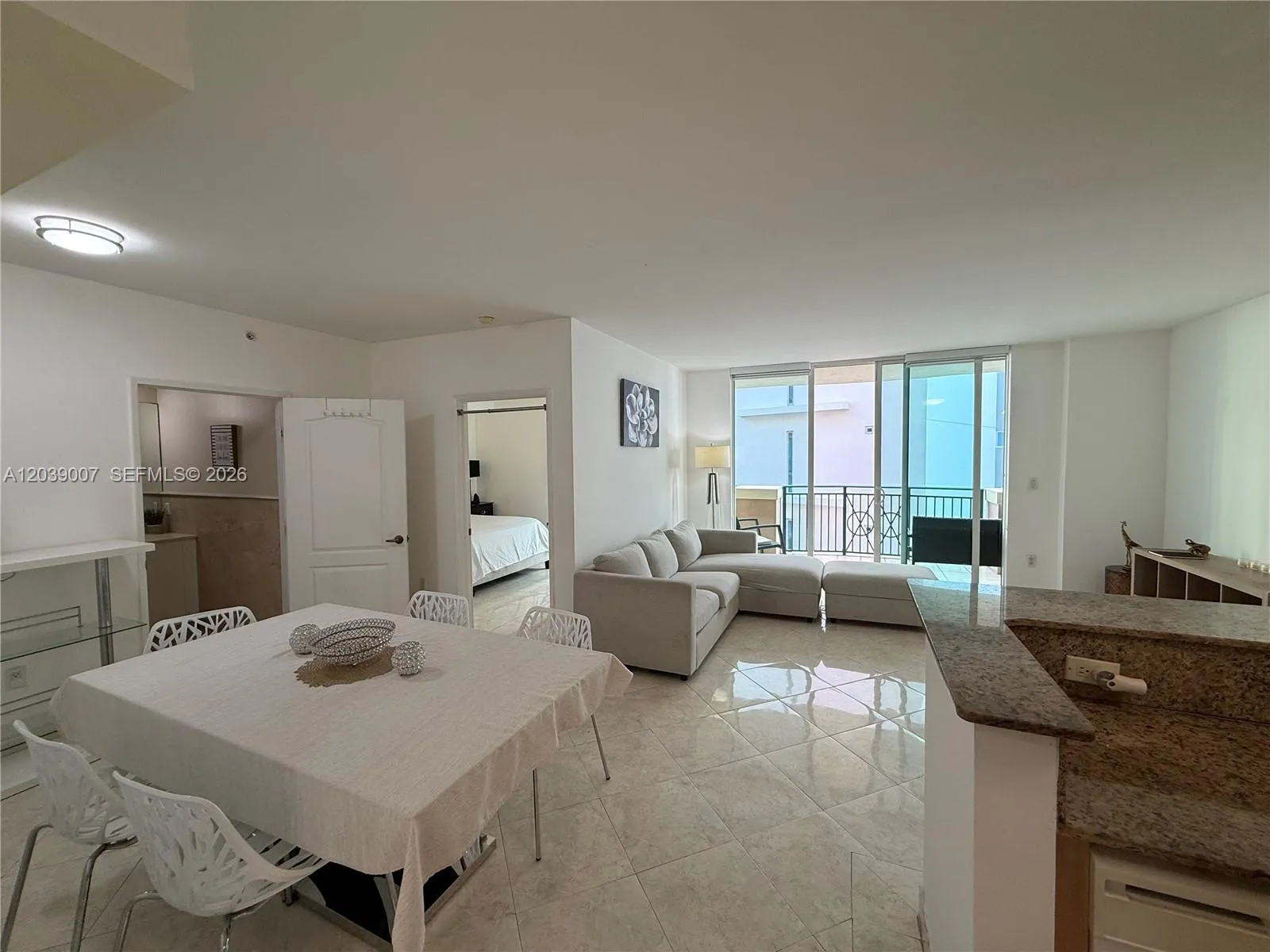 Foto de propiedad en 17555 Atlantic Boulevard 1103, Sunny Isles Beach, FL 33160 Sunny Isles Beach con MLS# 