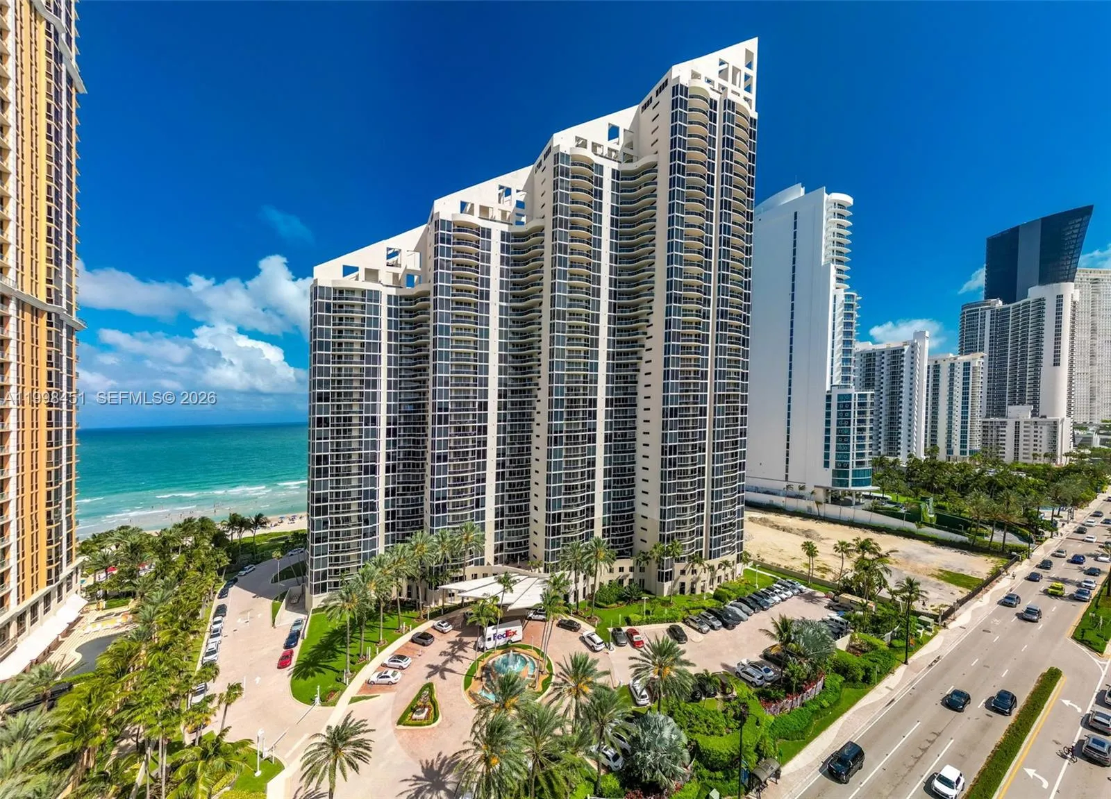 Foto de propiedad en 17555 Collins Avenue 406, Sunny Isles Beach, FL 33160 Sunny Isles Beach con MLS# 