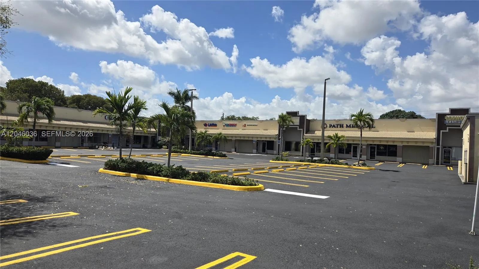 Foto de propiedad en 17560 NW 27 Avenue 124, Miami Gardens, FL 33056 Miami Gardens con MLS# 