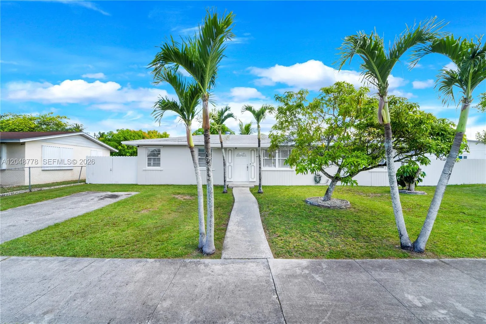 Foto de propiedad en 1759 W Mowry Court, Homestead, FL 33030 Homestead con MLS# 