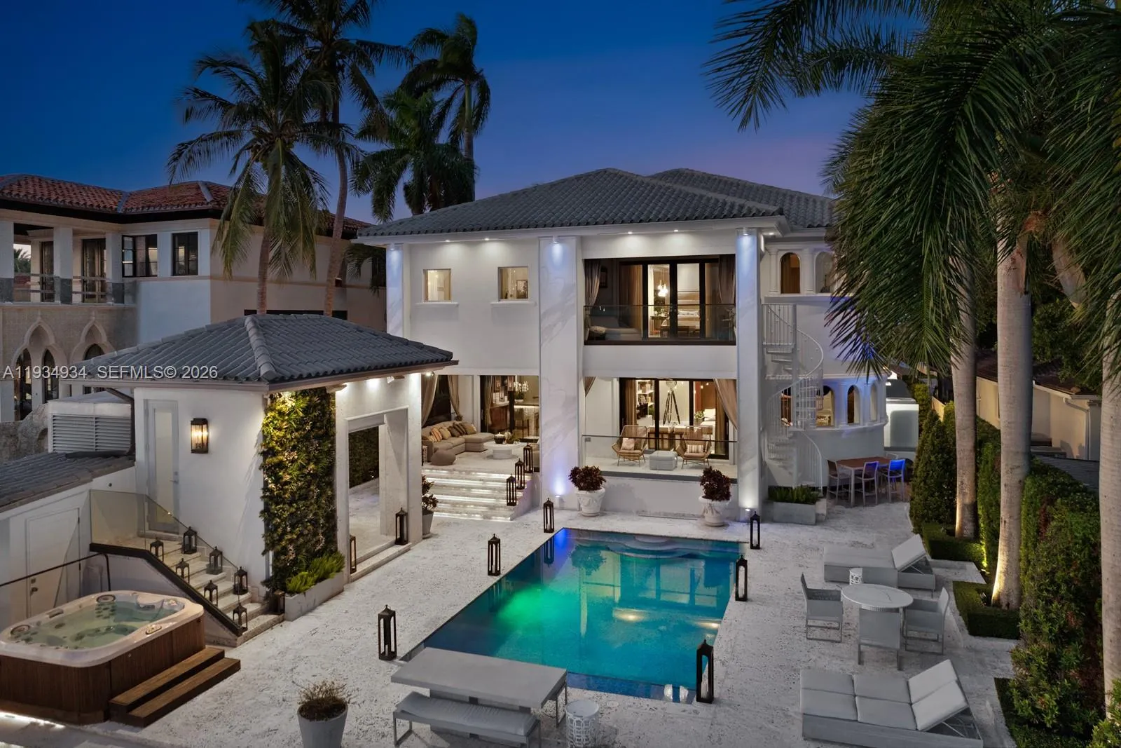 Foto de propiedad en 176 S Hibiscus Drive, Miami Beach, FL 33139 Miami Beach con MLS# 