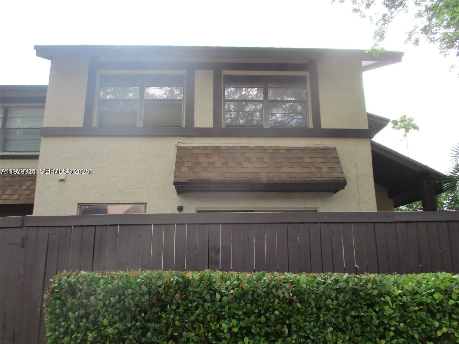 Foto de propiedad en 1760 Bayberry Drive, Pembroke Pines, FL 33024 Pembroke Pines con MLS# 