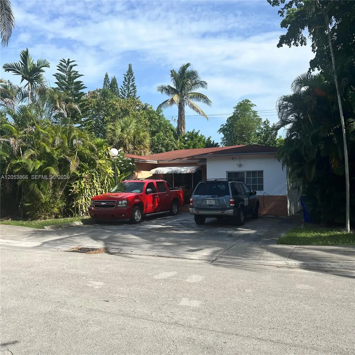 Foto de propiedad en 1760 NE 160th Street, North Miami Beach, FL 33162 North Miami Beach con MLS# 