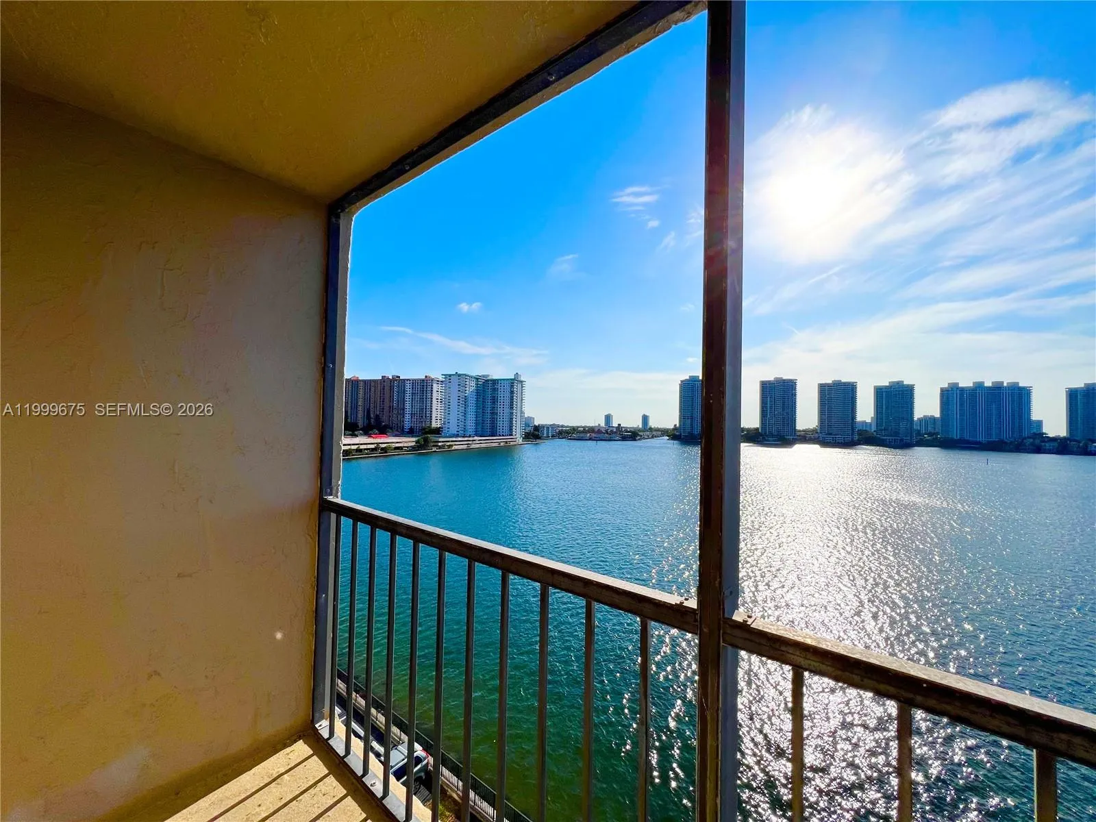 Foto de propiedad en 17600 N Bay Road N701, Sunny Isles Beach, FL 33160 Sunny Isles Beach con MLS# 