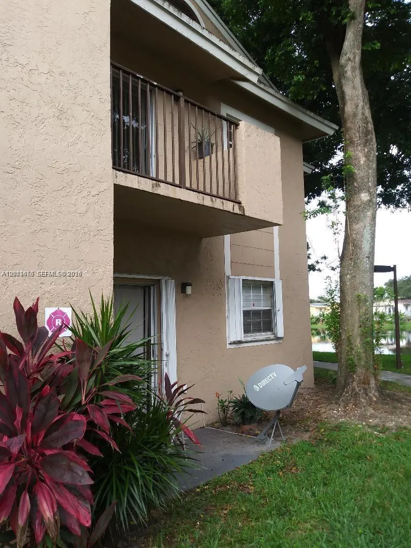 Foto de propiedad en 1761 NW 96th Terrace 3H, Pembroke Pines, FL 33024 Pembroke Pines con MLS# 