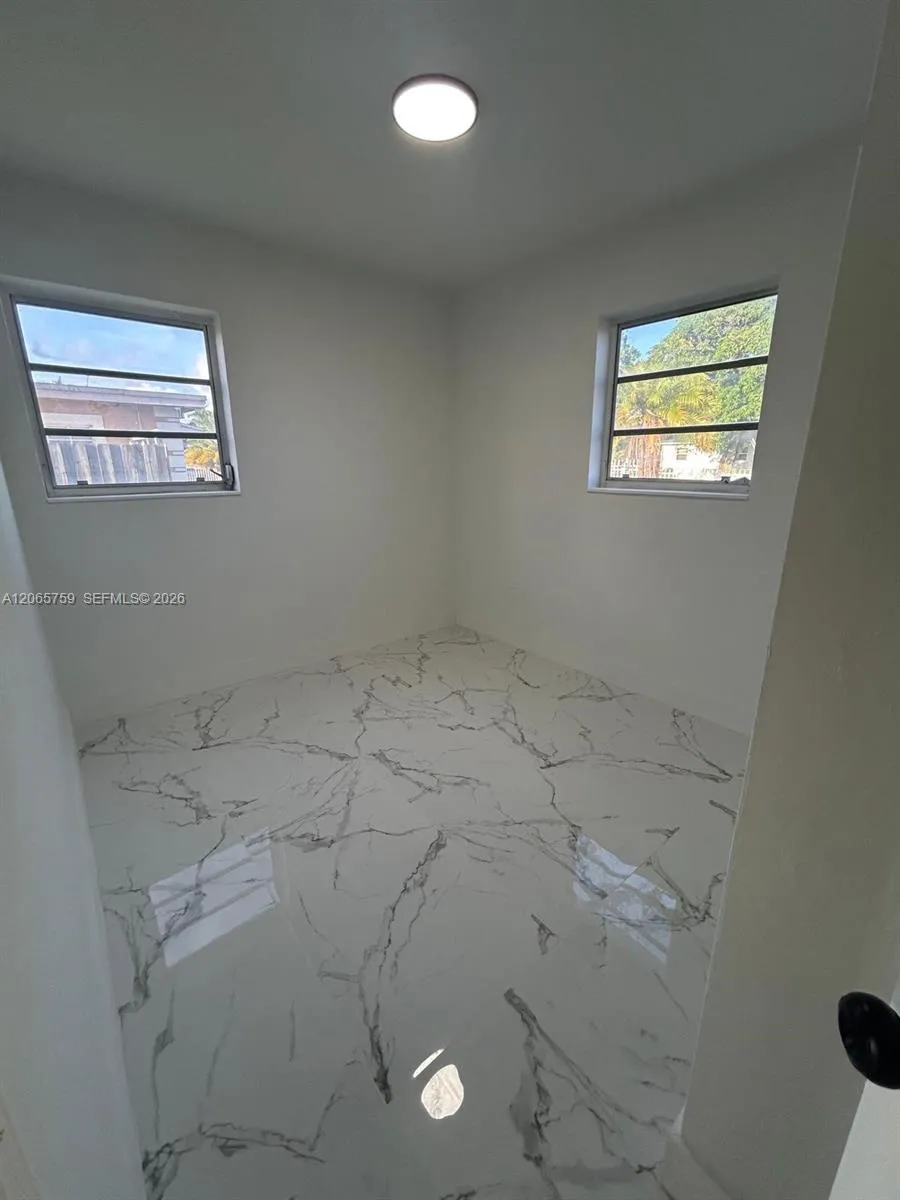 Foto de propiedad en 17611 NW 32nd Court, Miami Gardens, FL 33056 Miami Gardens con MLS# 