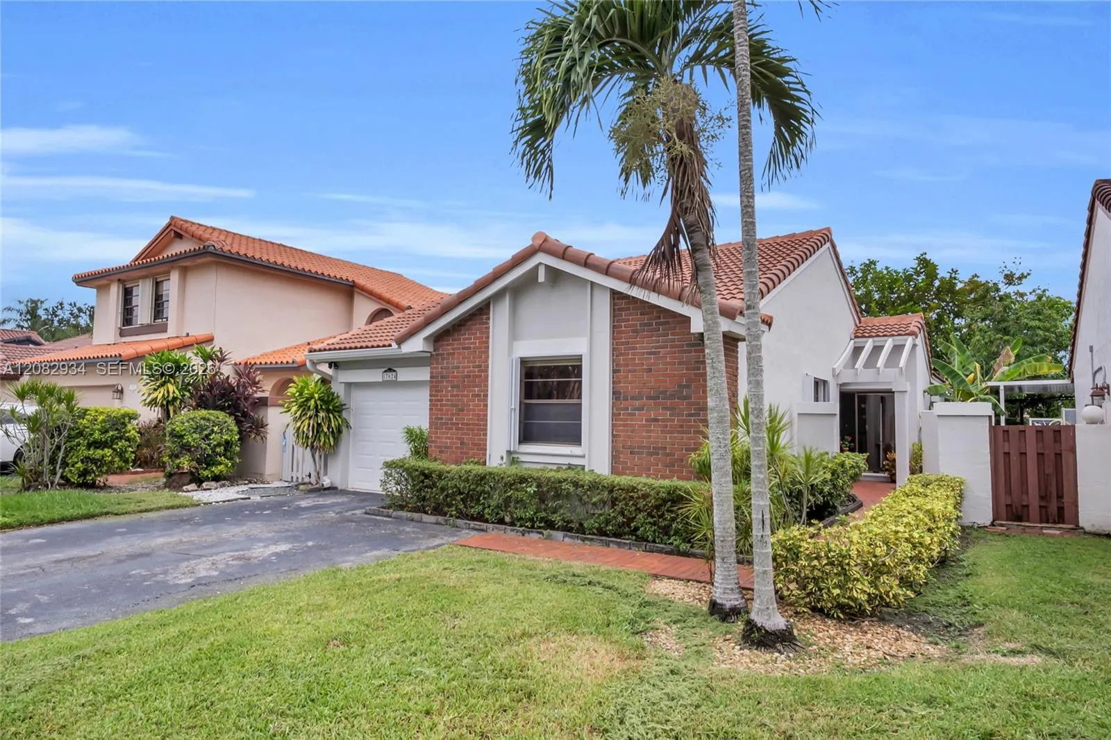 Foto de propiedad en 17624 NW 63rd Court, Hialeah, FL 33015 Hialeah con MLS# 
