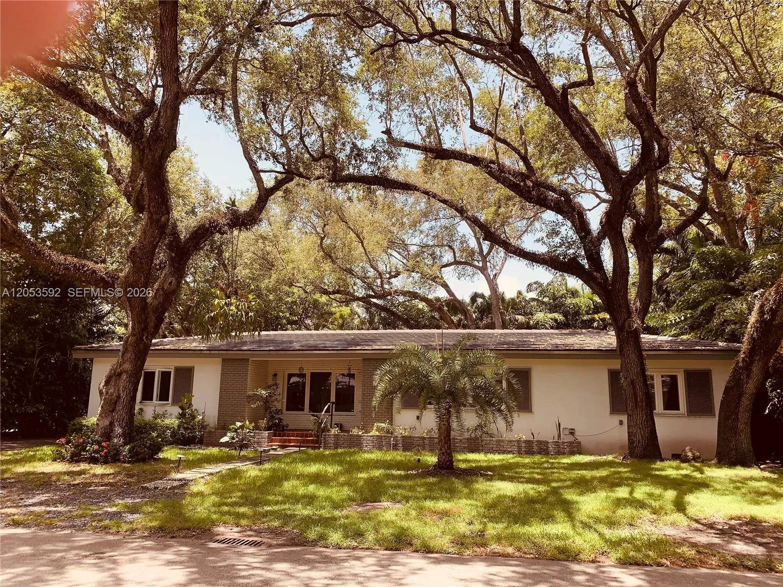 Foto de propiedad en 177 W Sunrise Avenue 177, Coral Gables, FL 33133 Coral Gables con MLS# 