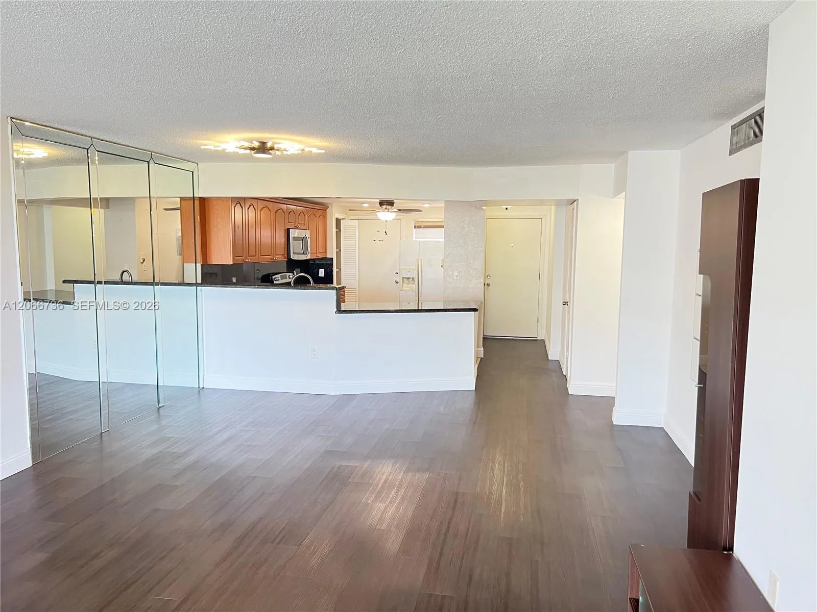 Foto de propiedad en 1770 NE 191st Street 509-1, Miami, FL 33179 Miami con MLS# 