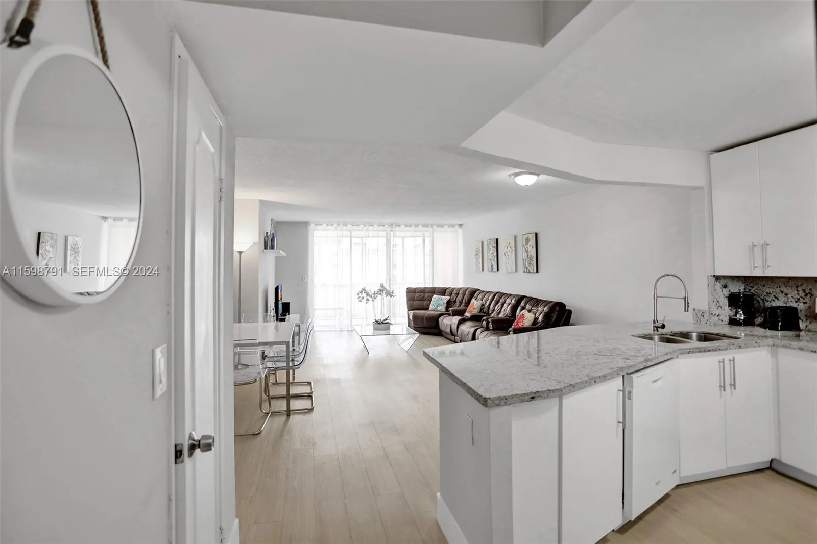 Foto de propiedad en 1770 NE 191st Street 716-1, Miami, FL 33179 Miami con MLS# 