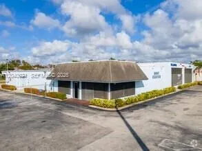 Foto de propiedad en 1771 S State Road 7, Fort Lauderdale, FL 33317 Fort Lauderdale con MLS# 