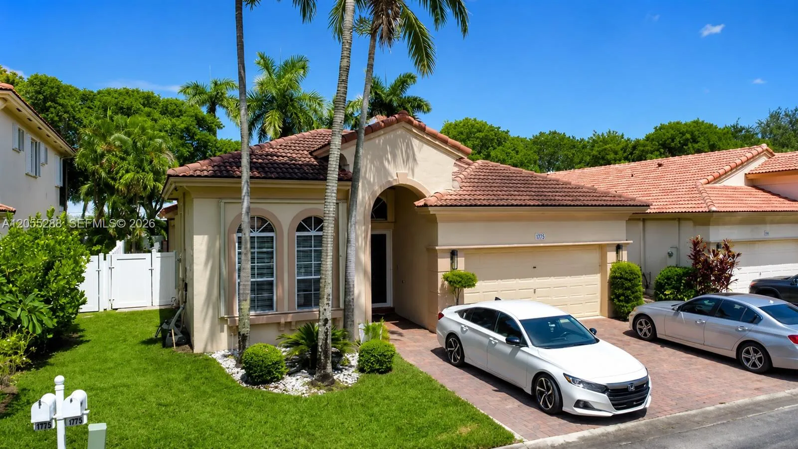 Foto de propiedad en 1773 NW 72nd Way, Pembroke Pines, FL 33024 Pembroke Pines con MLS# 