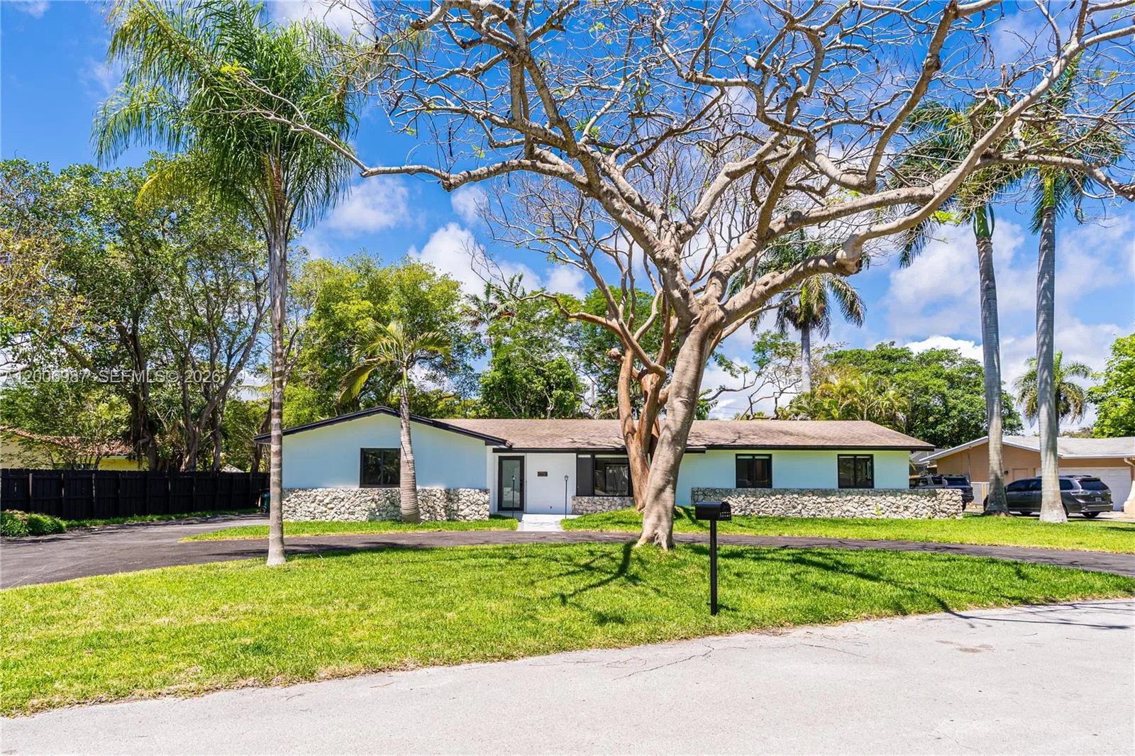 Vendido 17737 SW 86th Avenue, Palmetto Bay, FL 33157, Palmetto Bay, FL 33157