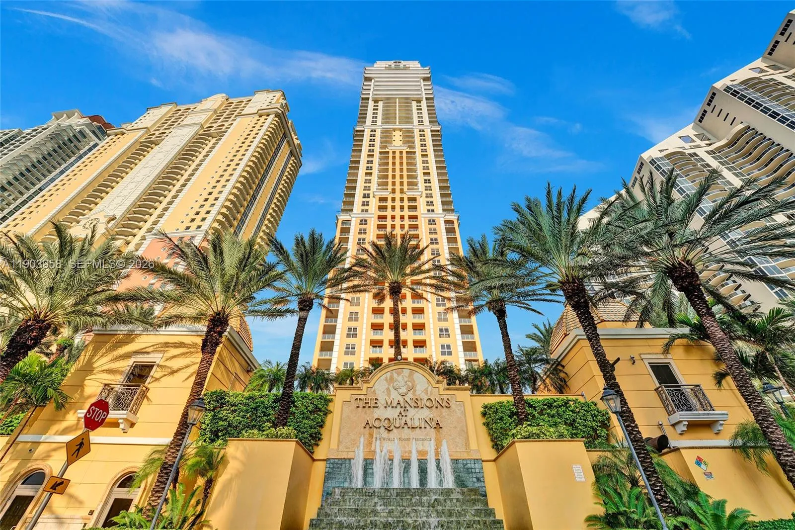 Foto de propiedad en 17749 Collins 1402, Sunny Isles Beach, FL 33160 Sunny Isles Beach con MLS# 