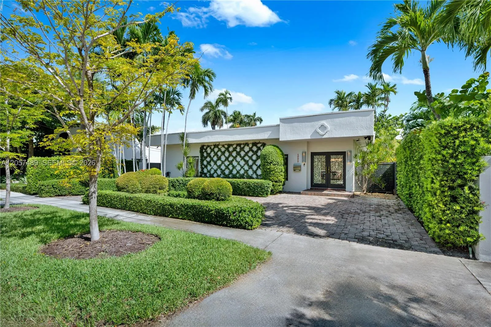 Foto de propiedad en 1777 Daytonia Road, Miami Beach, FL 33141 Miami Beach con MLS# 