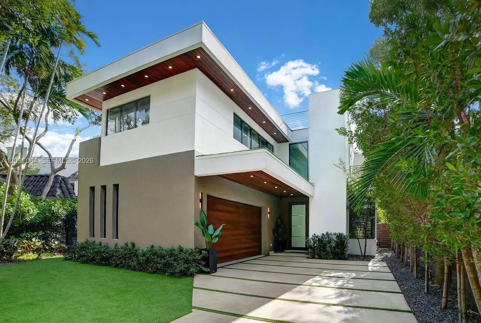 En Venta 1780 Chucunantah Road, Miami, FL 33133, Miami, FL 33133