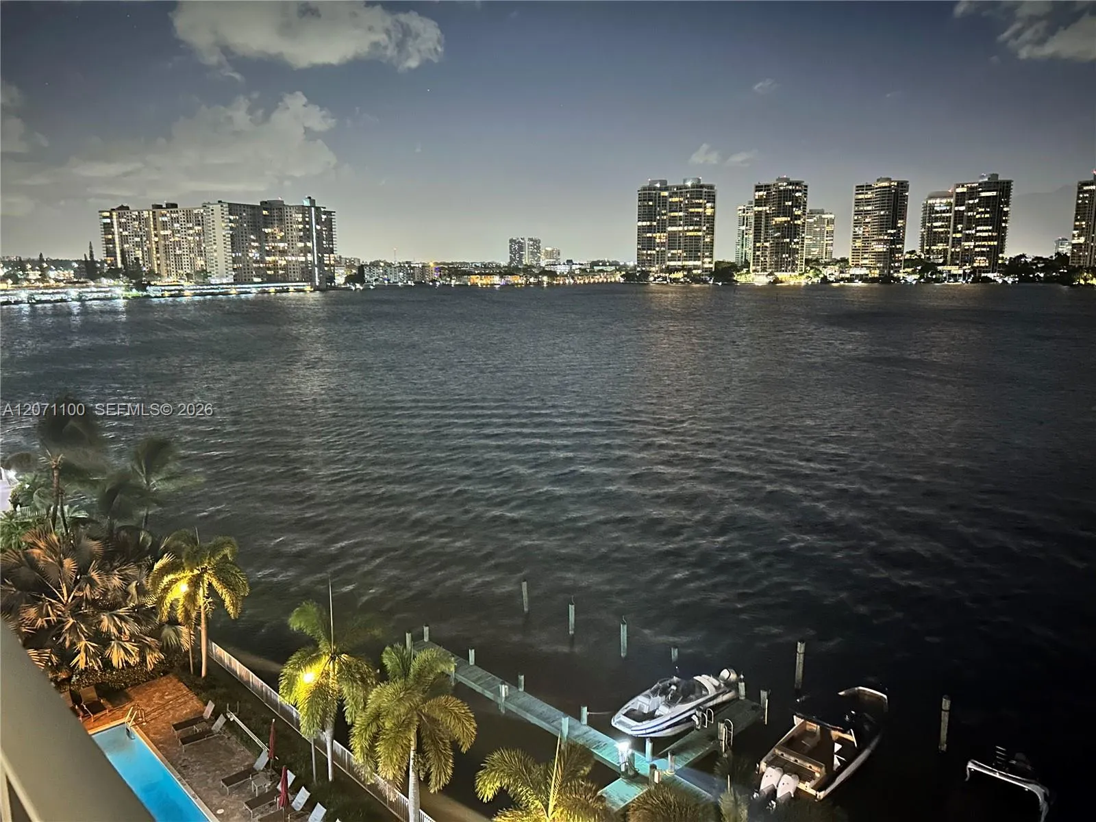 Alquilada 17800 N Bay Road 803, Sunny Isles Beach, FL 33160, Sunny Isles Beach, FL 33160