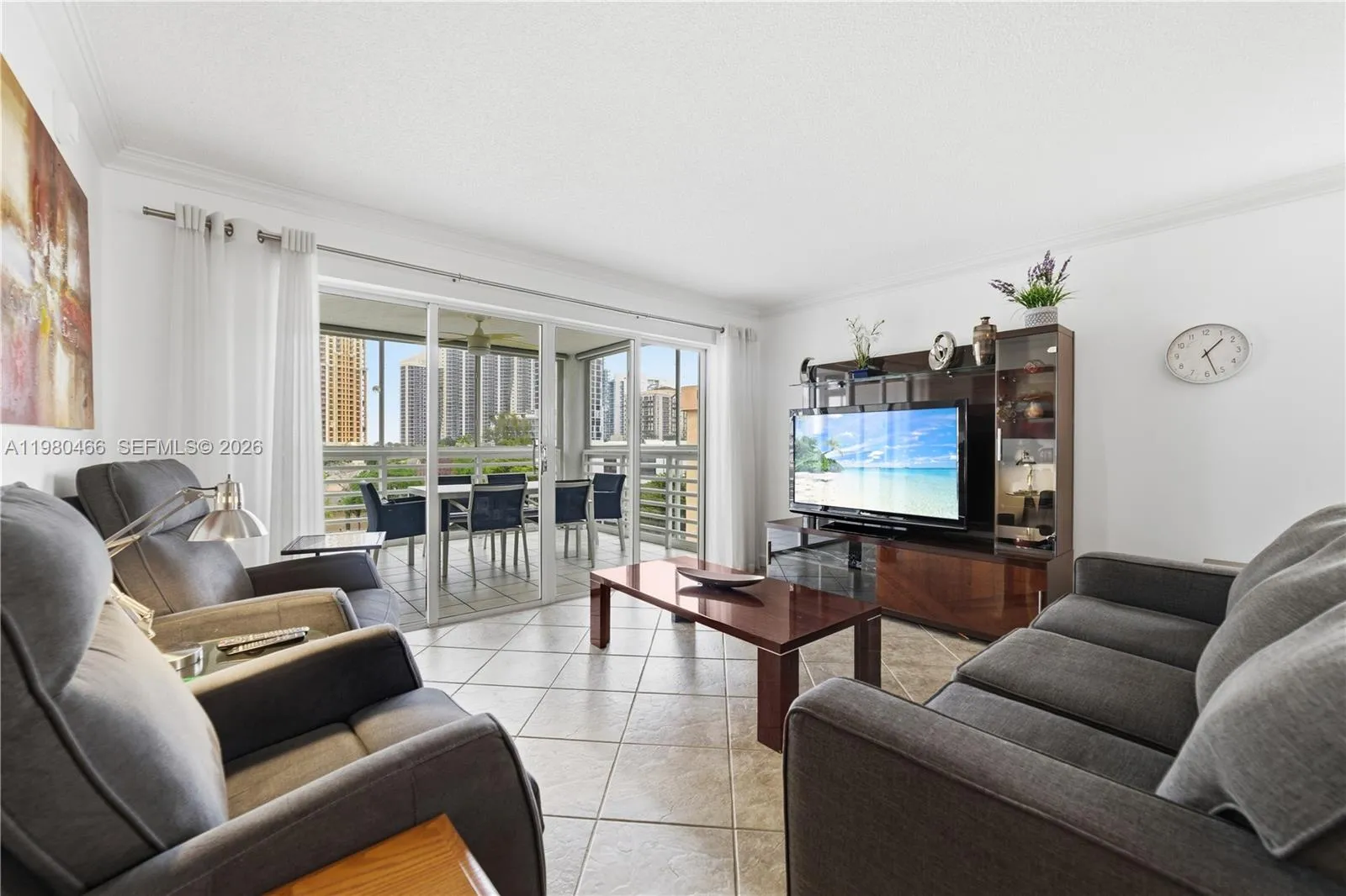 Foto de propiedad en 17801 N Bay Road 614, Sunny Isles Beach, FL 33160 Sunny Isles Beach con MLS# 