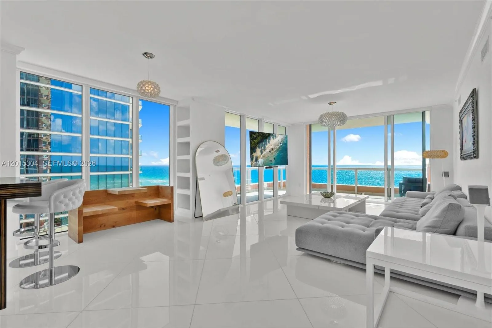 Foto de propiedad en 17875 Collins Avenue 1101, Sunny Isles Beach, FL 33160 Sunny Isles Beach con MLS# 