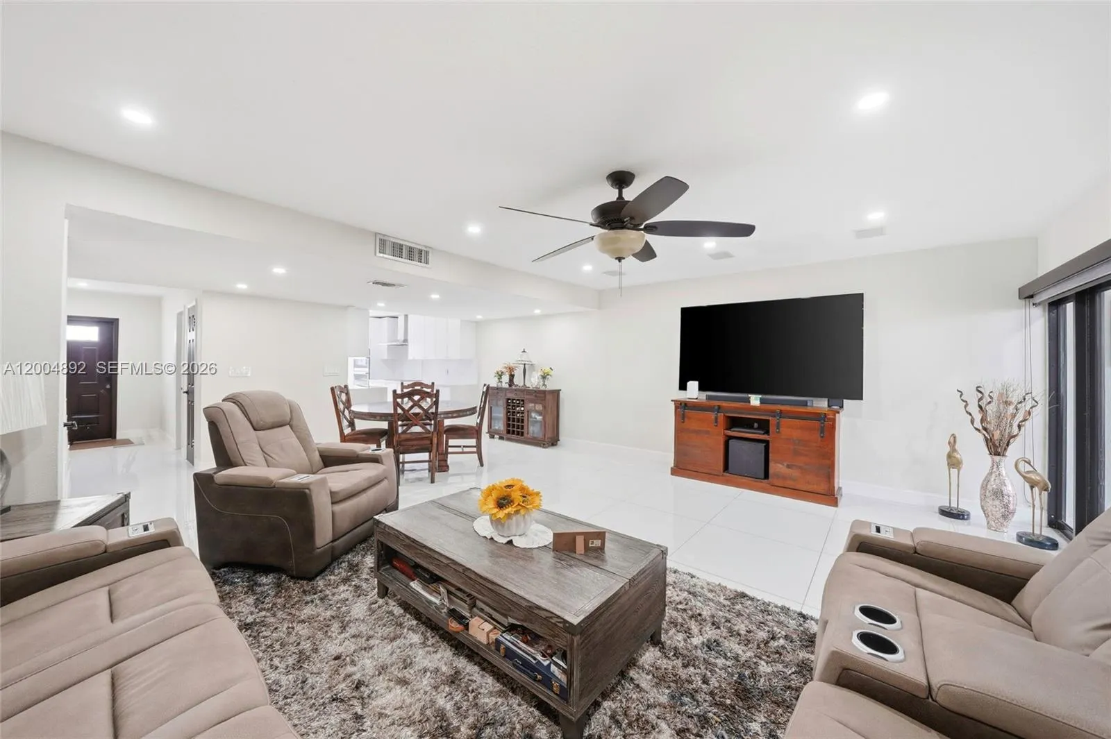 Vendido 1789 W 72nd Street, Hialeah, FL 33014, Hialeah, FL 33014