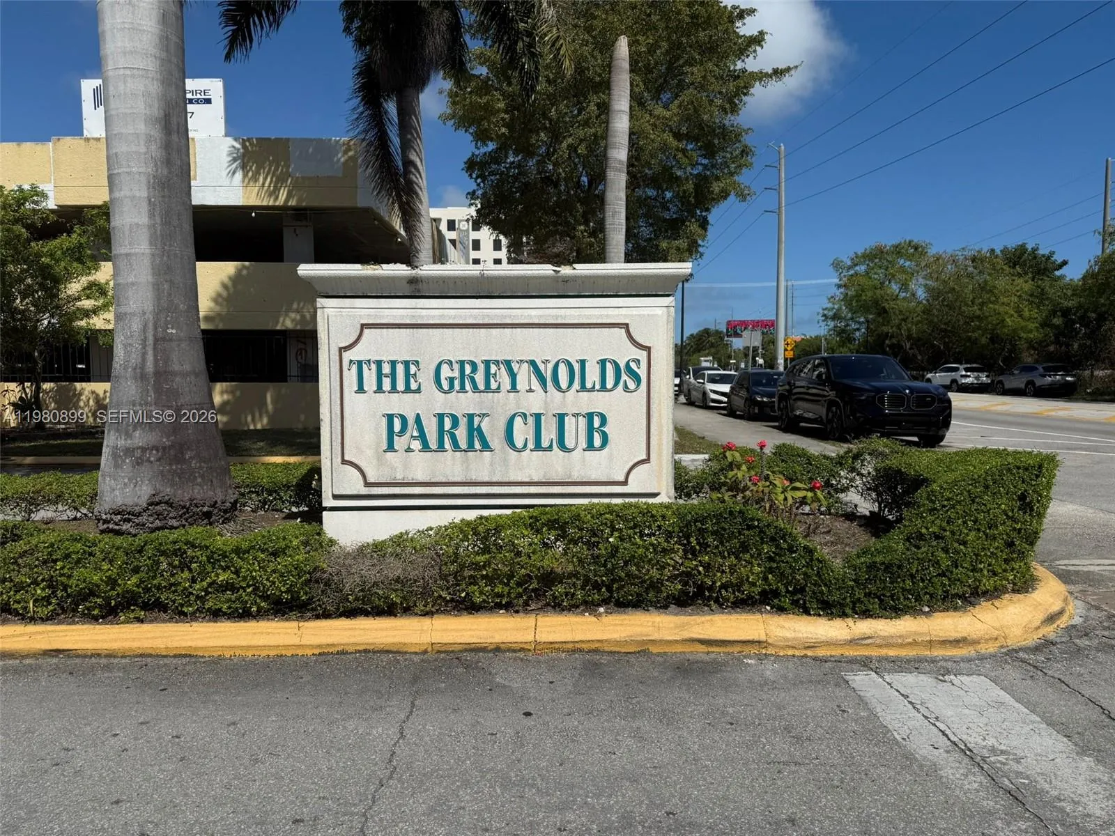 Foto de propiedad en 17890 W Dixie Highway 106, North Miami Beach, FL 33160 North Miami Beach con MLS# 