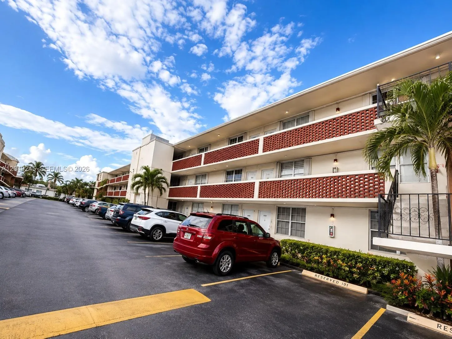 Foto de propiedad en 1790 79th St Causeway B307, North Bay Village, FL 33141 North Bay Village con MLS# 