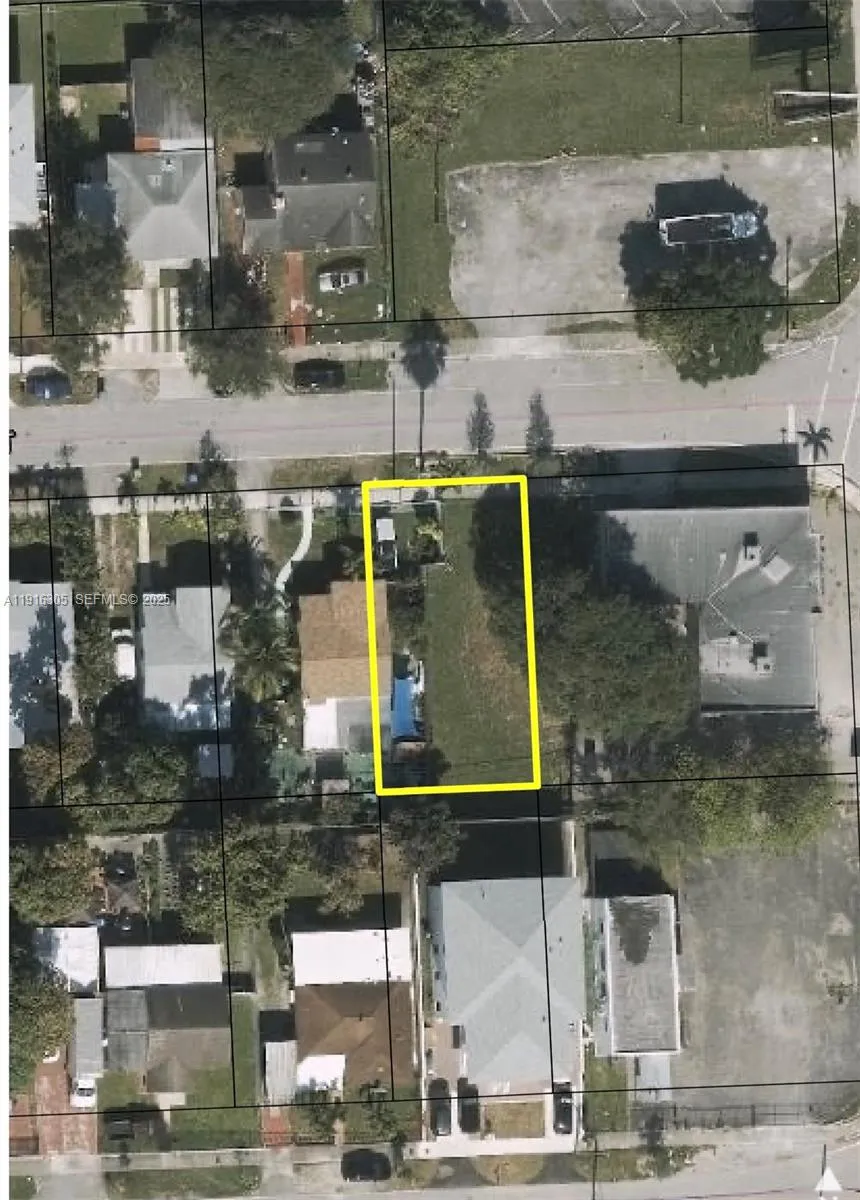 Foto de propiedad en 1790 NW 53rd Street, Miami, FL 33142 Miami con MLS# 