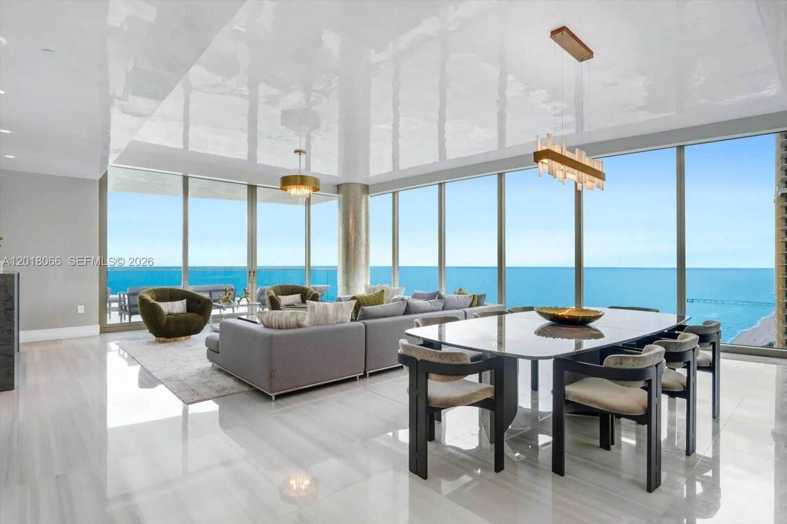 Foto de propiedad en 17901 Collins Avenue 2704, Sunny Isles Beach, FL 33160 Sunny Isles Beach con MLS# 