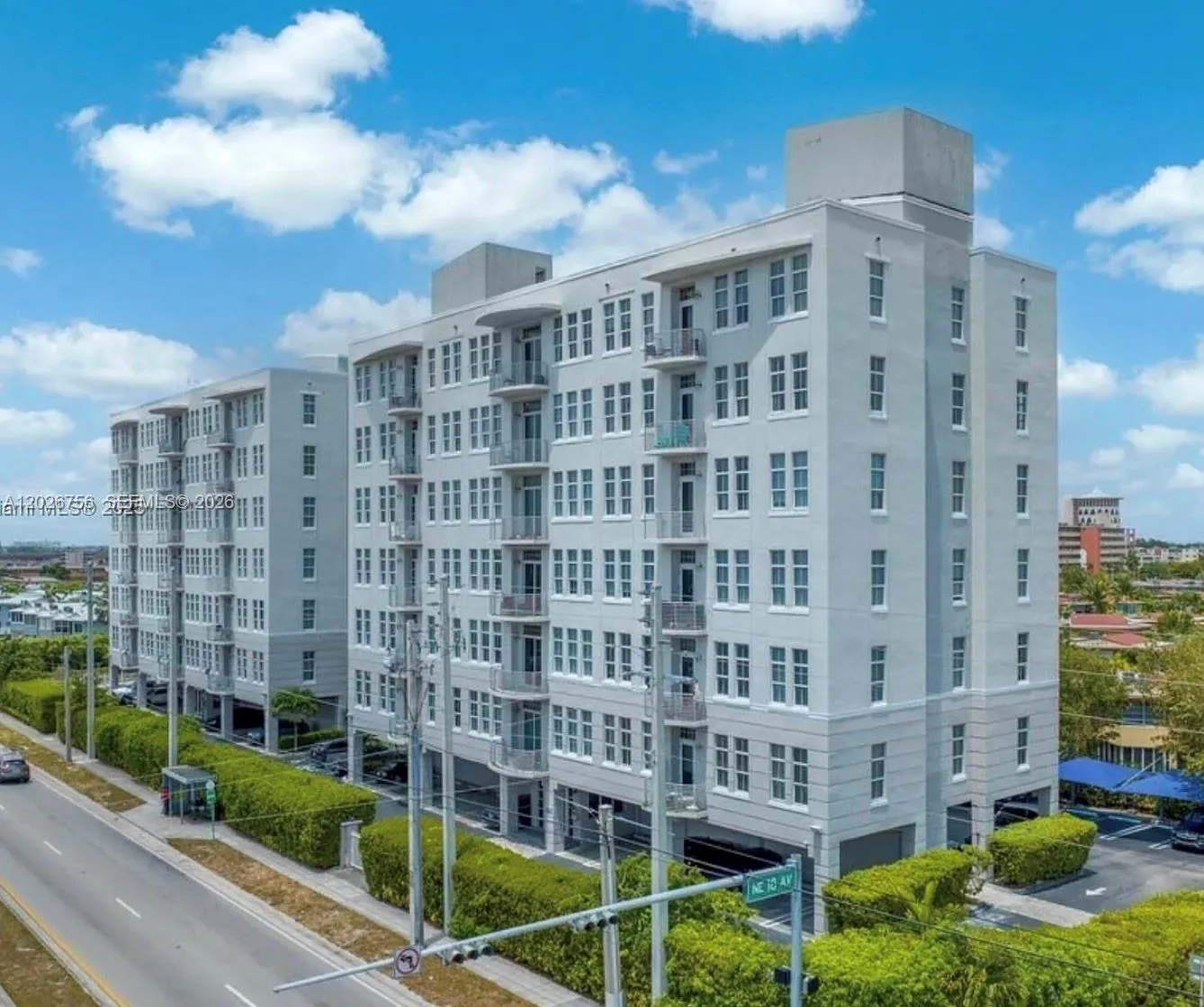 Foto de propiedad en 1791 NE Miami Gardens Drive E405, Miami, FL 33179 Miami con MLS# 