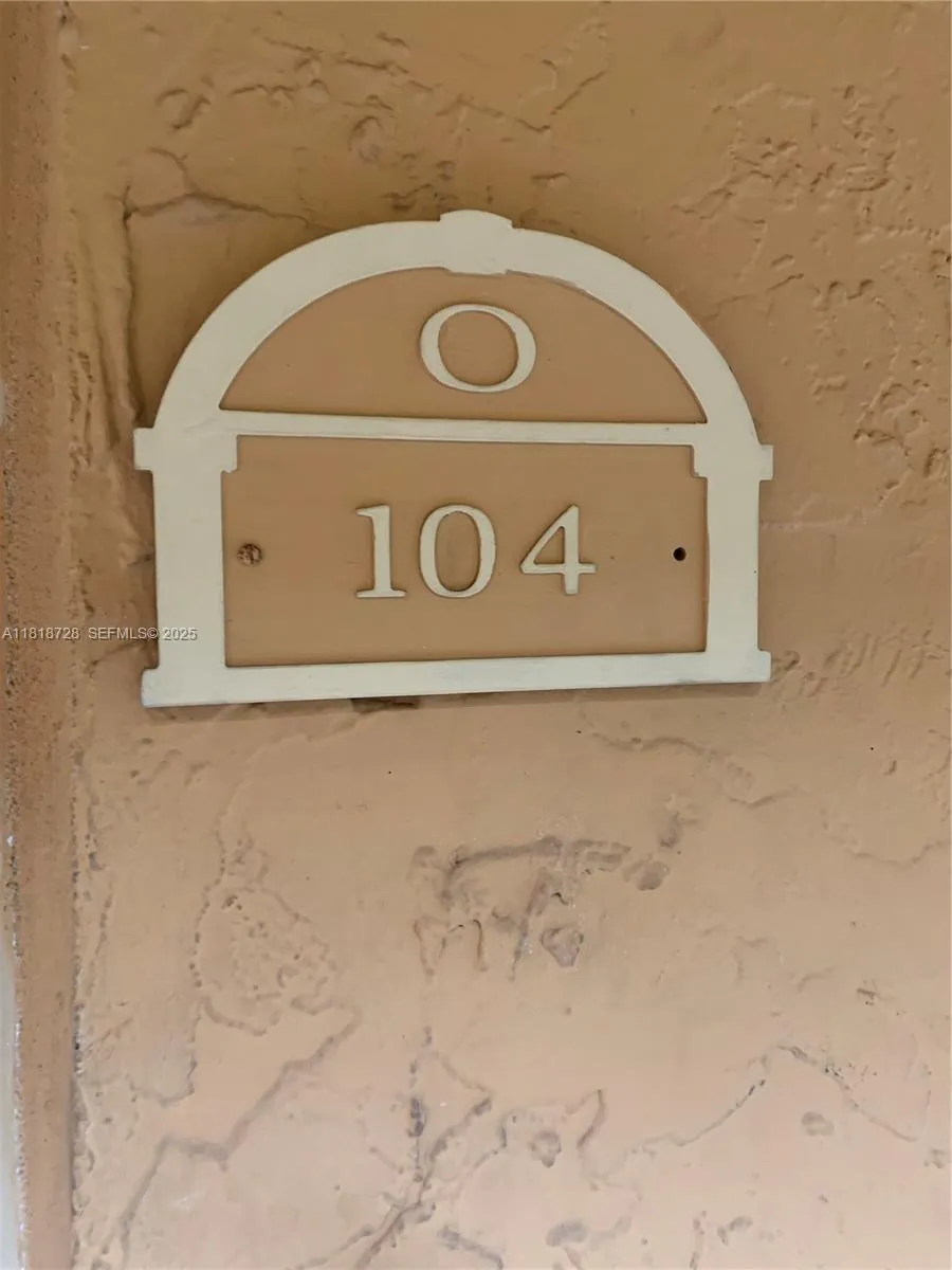 Foto de propiedad en 17911 NW 68th Avenue O104, Hialeah, FL 33015 Hialeah con MLS# 