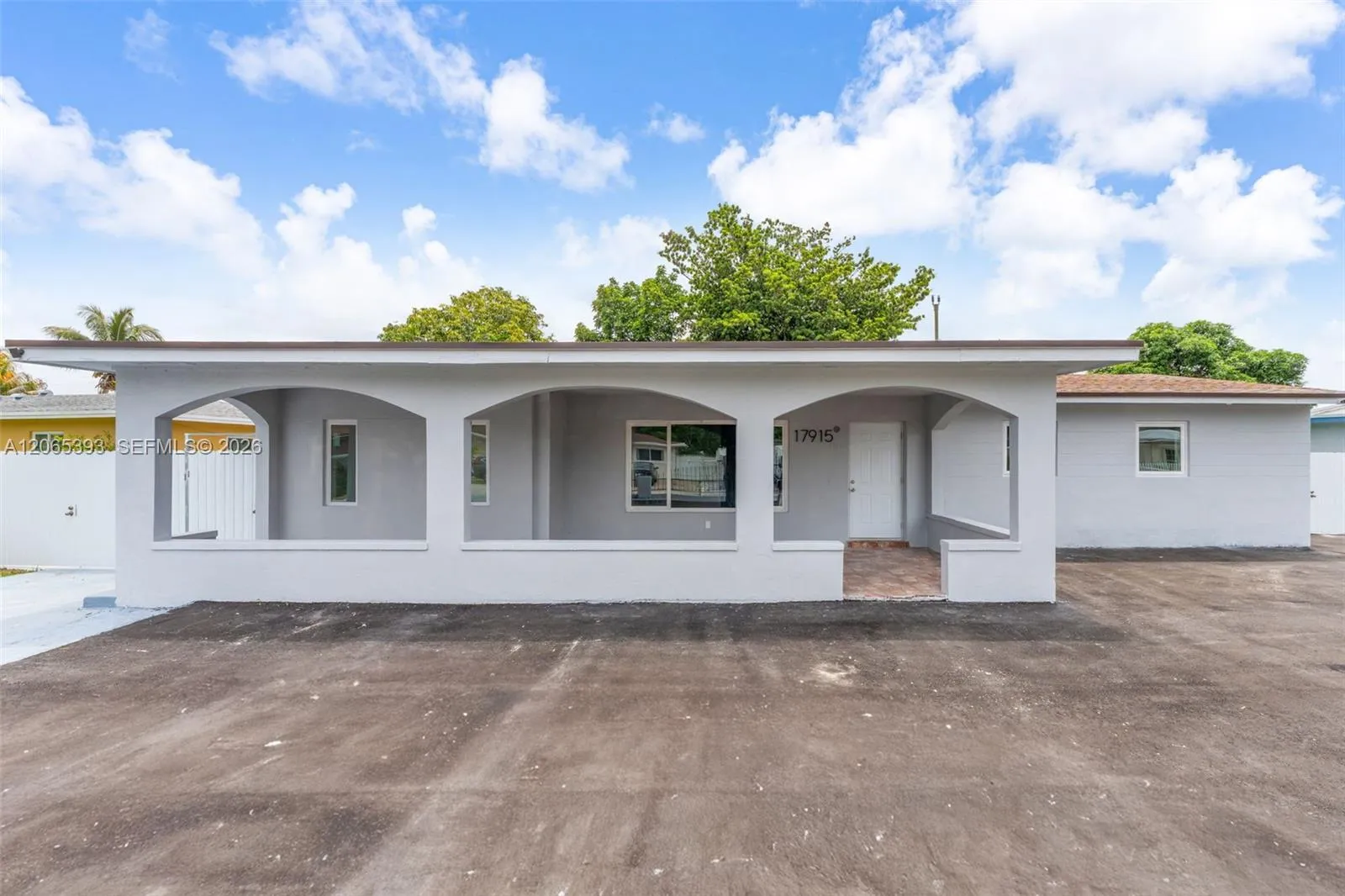 Foto de propiedad en 17915 NW 43rd Court A, Miami Gardens, FL 33055 Miami Gardens con MLS# 