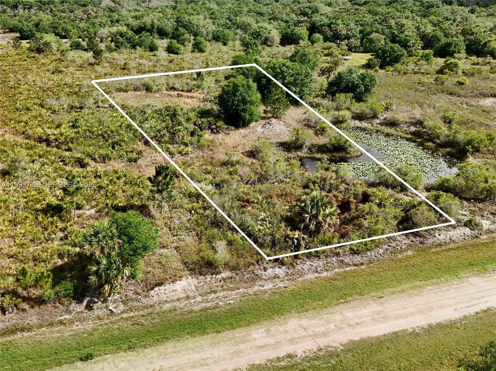 Foto de propiedad en 17923 NW 250th, Okeechobee, FL 34972 Okeechobee con MLS# 