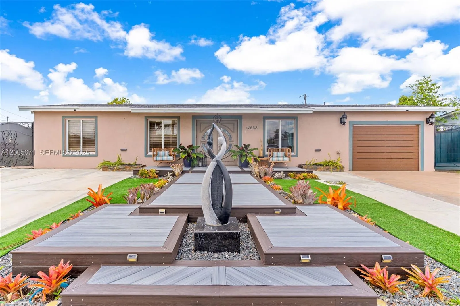 Foto de propiedad en 17932 NW 78th Avenue, Hialeah, FL 33015 Hialeah con MLS# 
