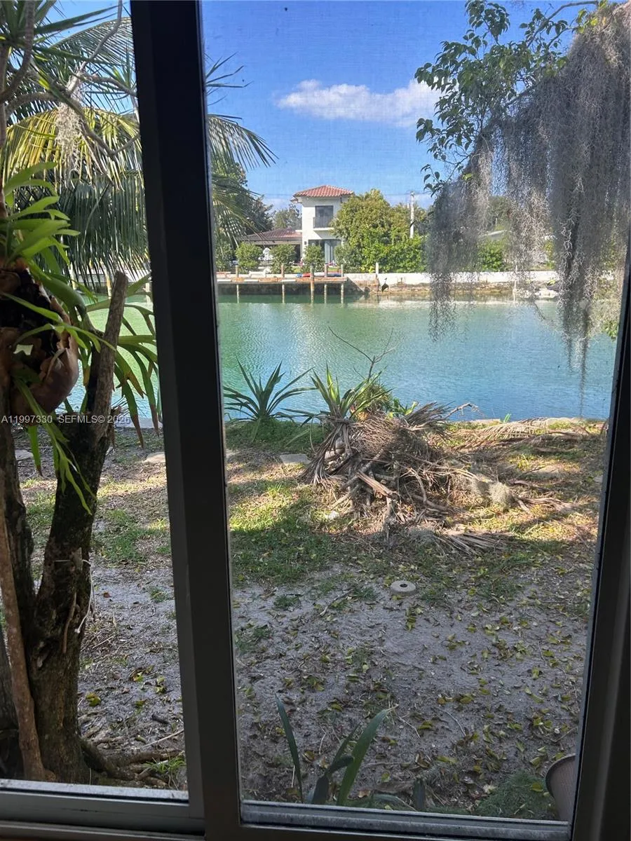Foto de propiedad en 1795 Calais Drive 1, Miami Beach, FL 33141 Miami Beach con MLS# 