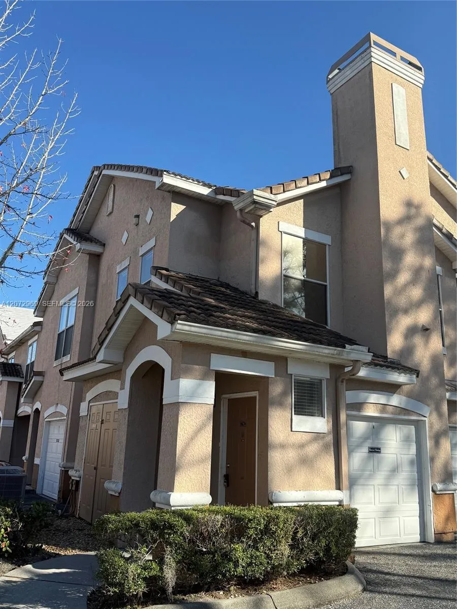 Foto de propiedad en 17962 Villa Creek Drive 17962, Tampa, FL 33647 Tampa con MLS# 