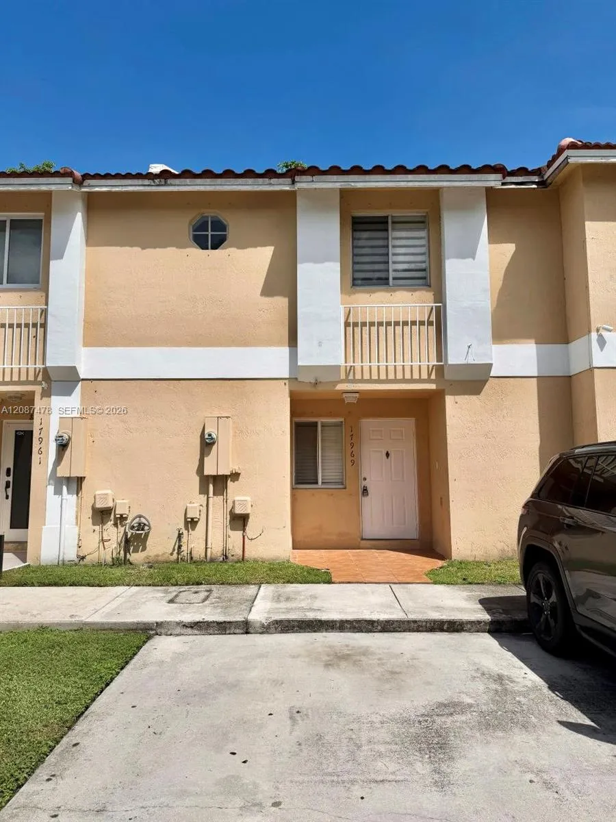 En Renta 17969 SW 140th Court 0, Miami, FL 33177, Miami, FL 33177