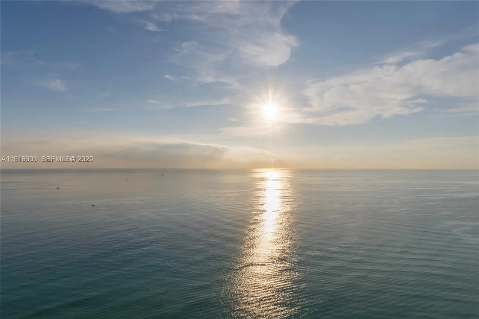 Foto de propiedad en 17975 Collins Avenue 2402, Sunny Isles Beach, FL 33160 Sunny Isles Beach con MLS# 